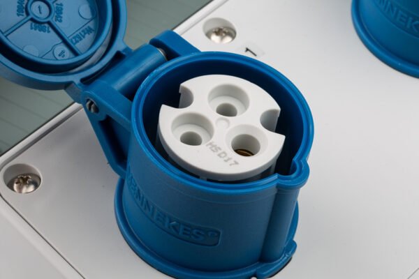 Şebeke Konnektör Fiş/Priz, Priz, 2P+E, 230 V, 16A, Duvara Monte, Mavi, IP44